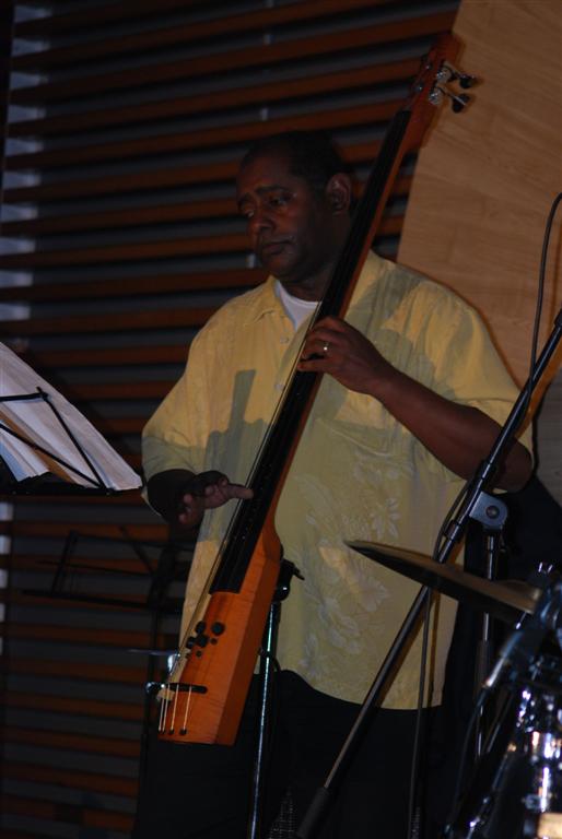 Jose Torres w Sunny Club music
