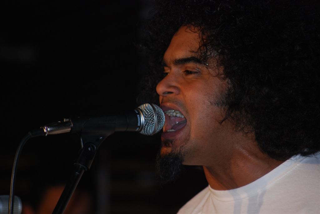 Jose Torres w Sunny Club music