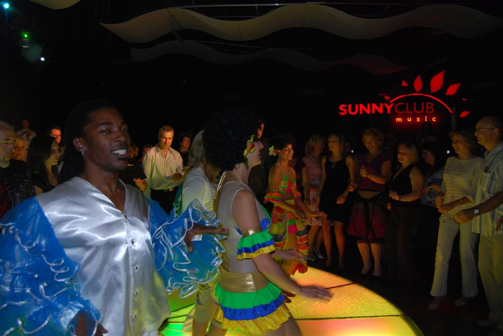 Jose Torres w Sunny Club music