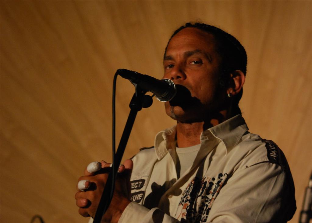 Jose Torres w Sunny Club music