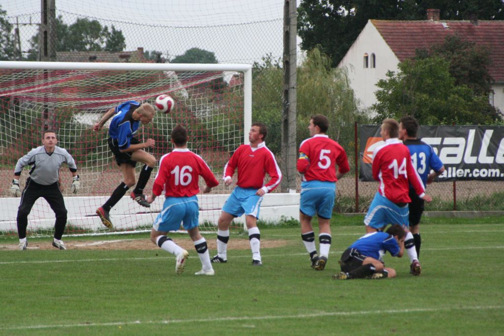 Dąb - Błekitni 4:1