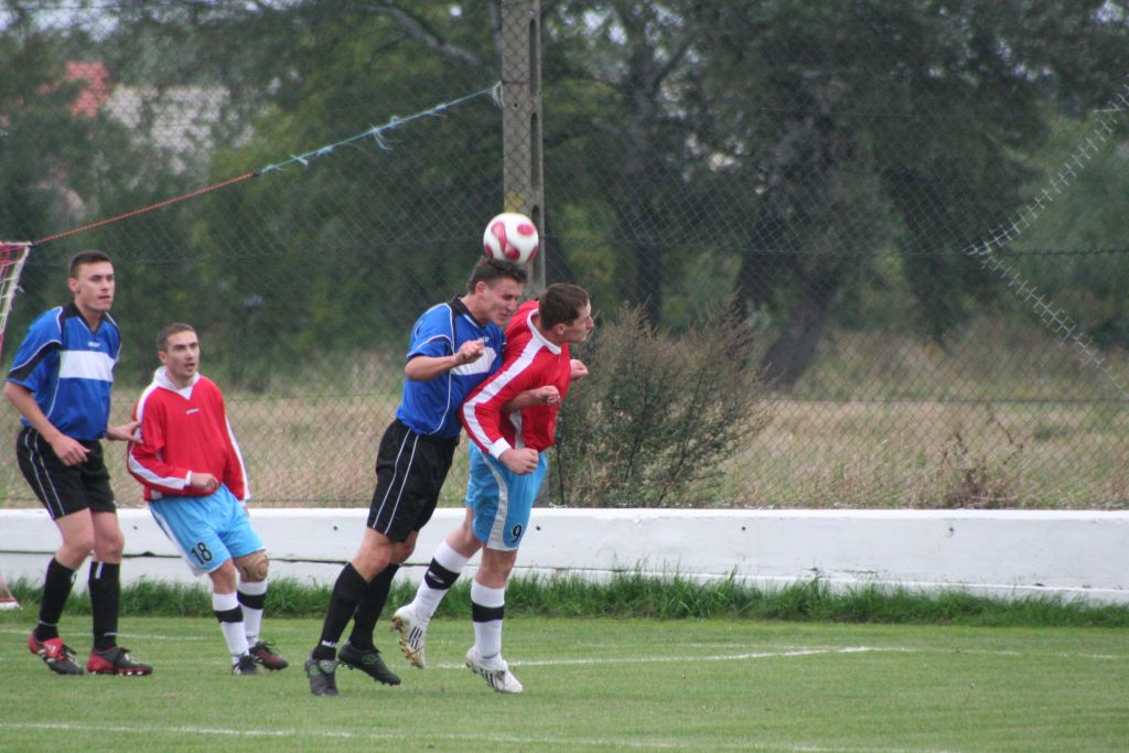 Dąb - Błekitni 4:1