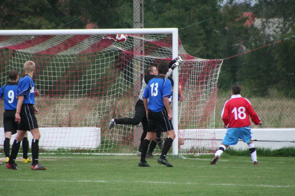 Dąb - Błekitni 4:1