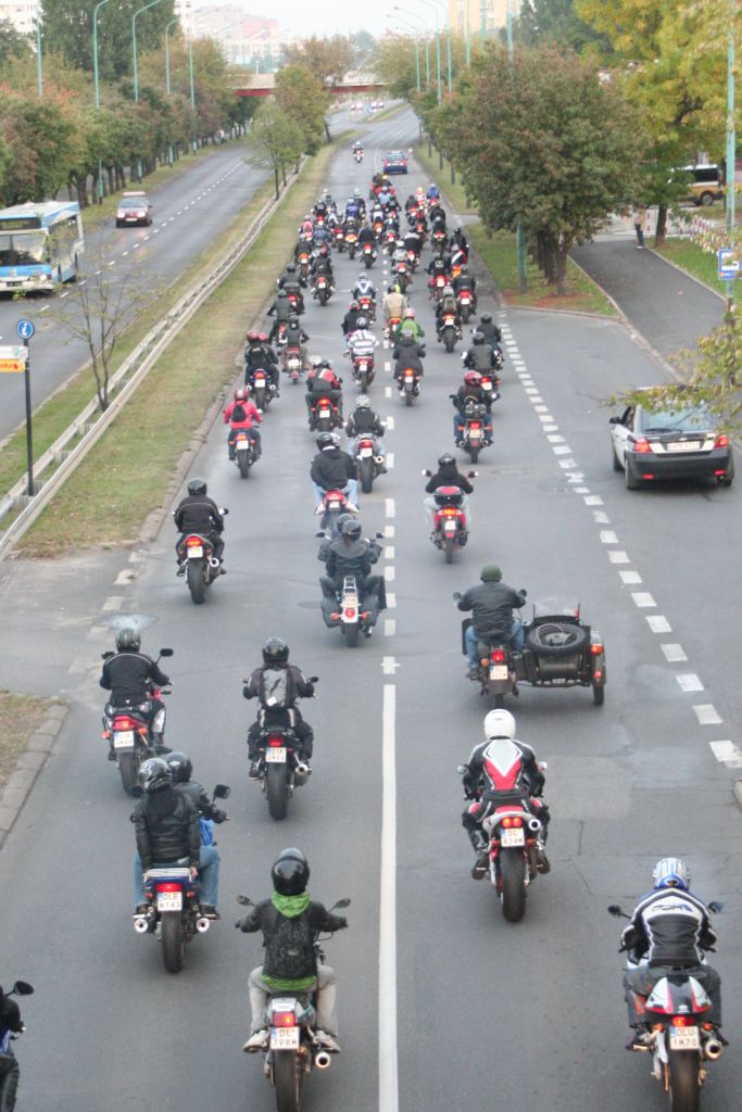 Motocykliści w hołdzie koledze