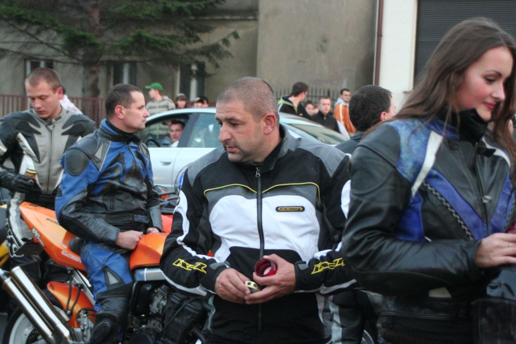 Motocykliści w hołdzie koledze