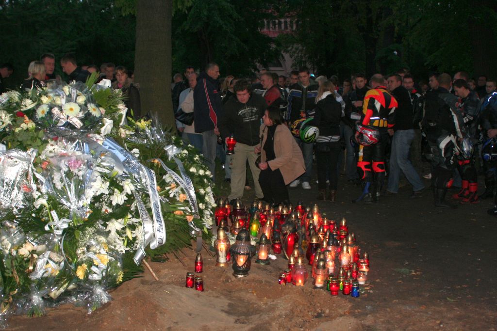 Motocykliści w hołdzie koledze