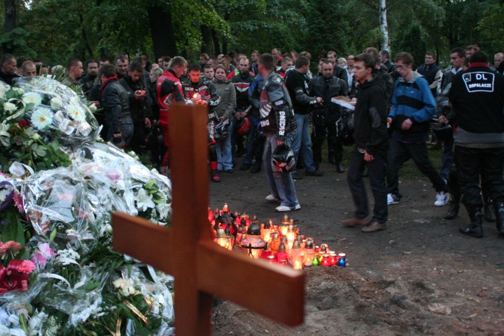 Motocykliści w hołdzie koledze