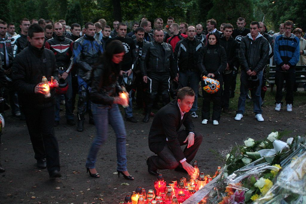 Motocykliści w hołdzie koledze