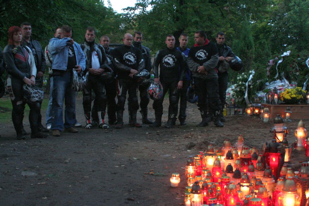 Motocykliści w hołdzie koledze