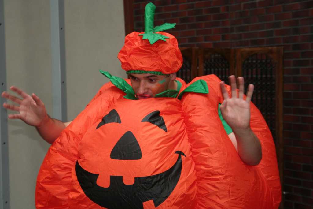 HALLOWEEN SHOW