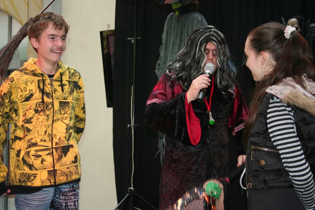 HALLOWEEN SHOW