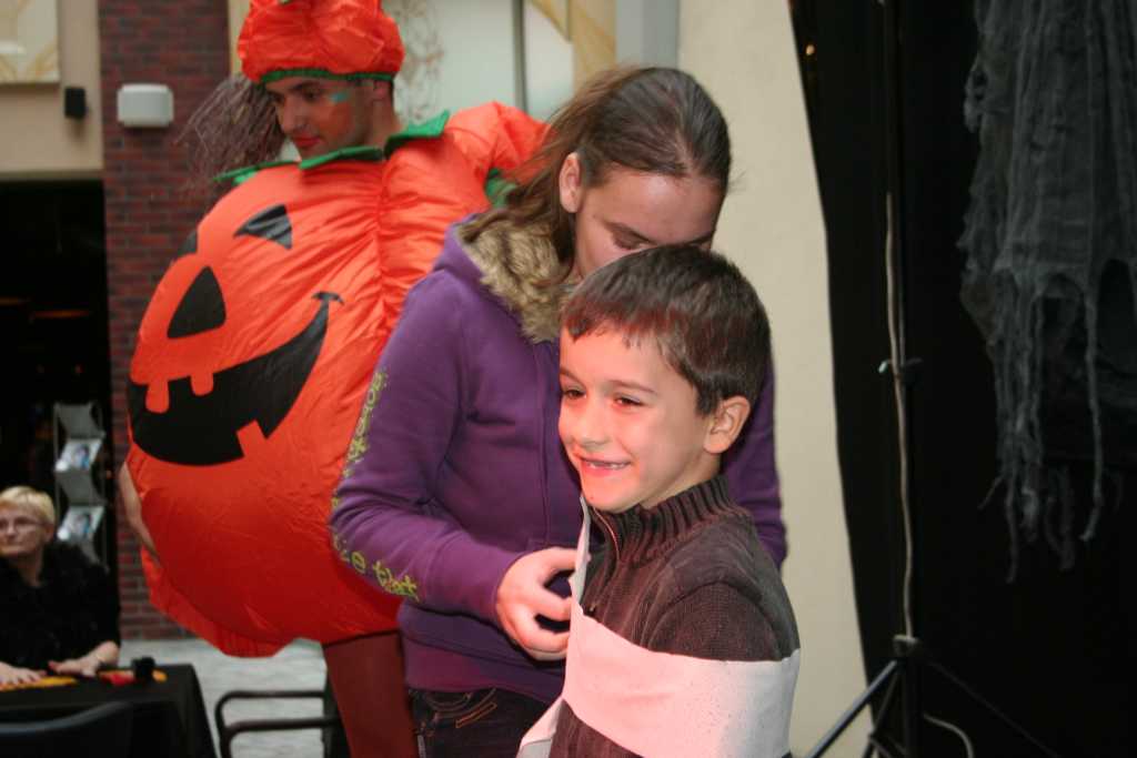 HALLOWEEN SHOW