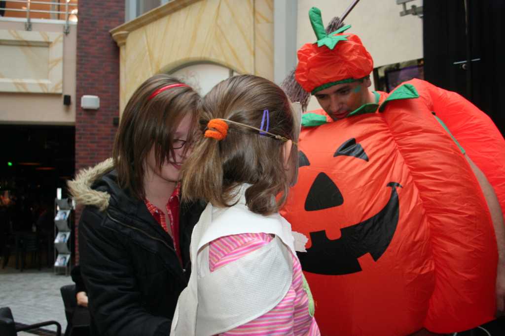 HALLOWEEN SHOW