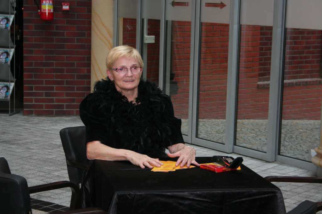 HALLOWEEN SHOW