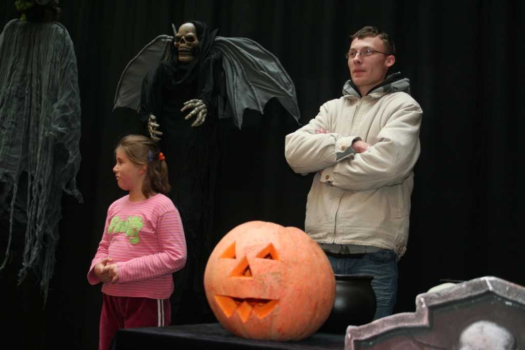HALLOWEEN SHOW
