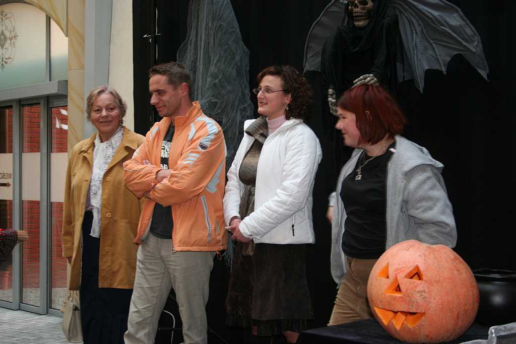 HALLOWEEN SHOW