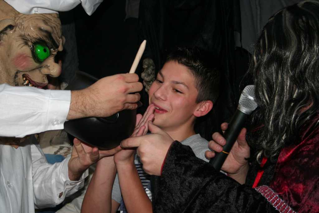HALLOWEEN SHOW