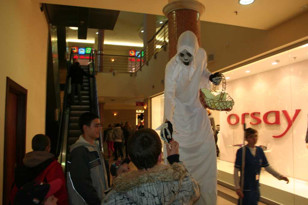 HALLOWEEN SHOW