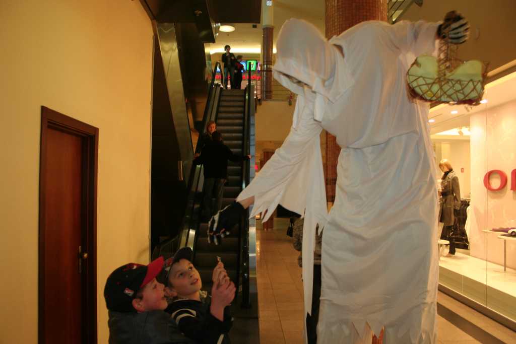 HALLOWEEN SHOW