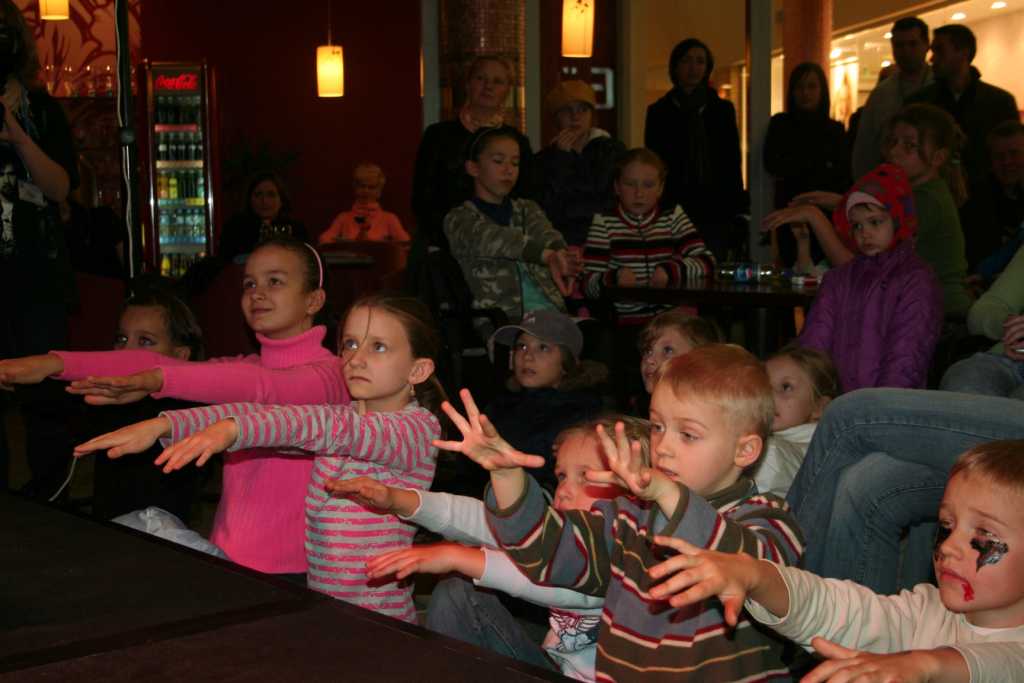 HALLOWEEN SHOW