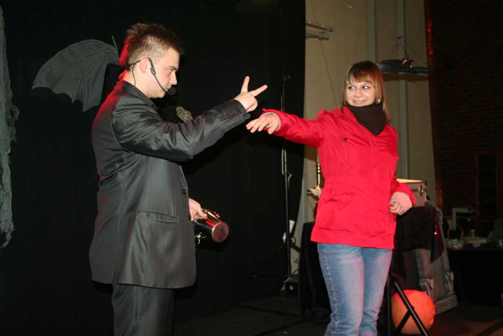 HALLOWEEN SHOW