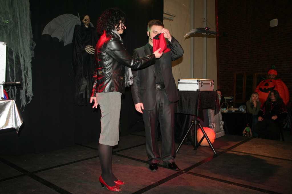 HALLOWEEN SHOW