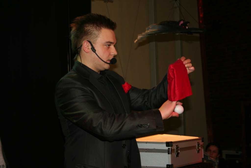 HALLOWEEN SHOW