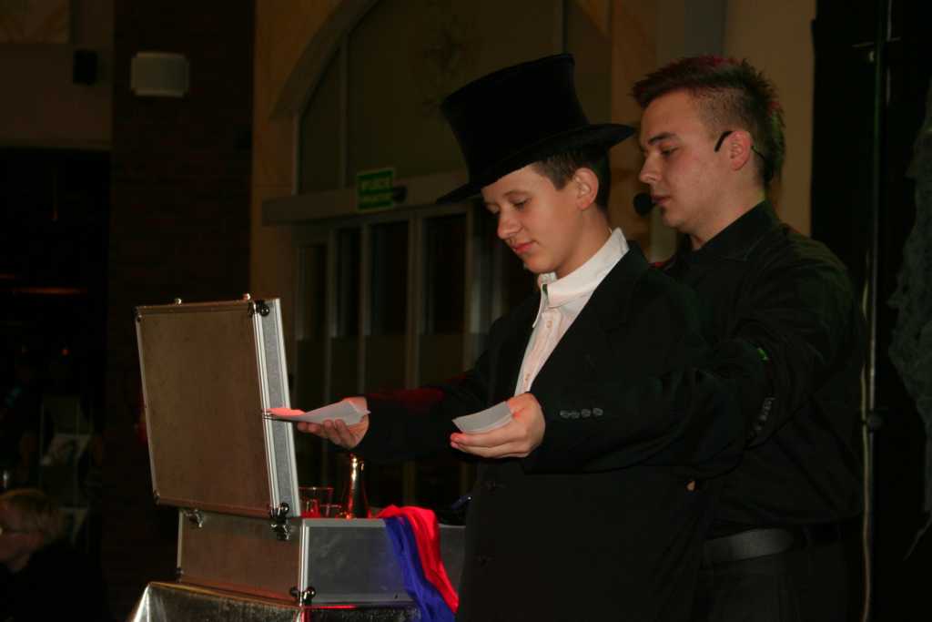 HALLOWEEN SHOW