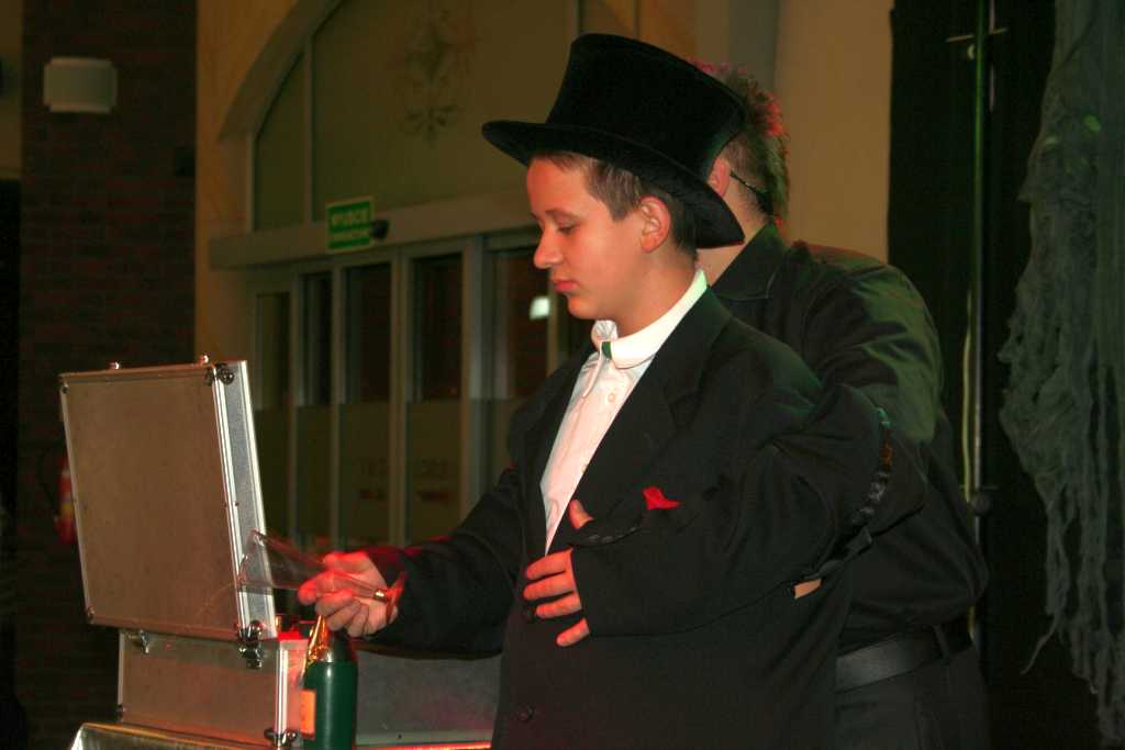 HALLOWEEN SHOW