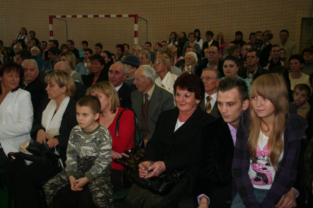 Policjanci i wojskowi w szkole