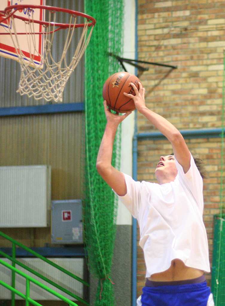 Basket z faworkami i raperem