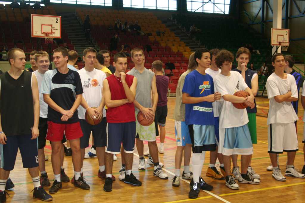 Basket z faworkami i raperem