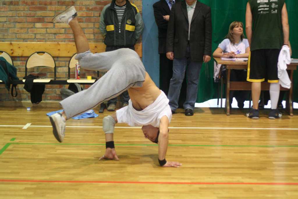 Basket z faworkami i raperem