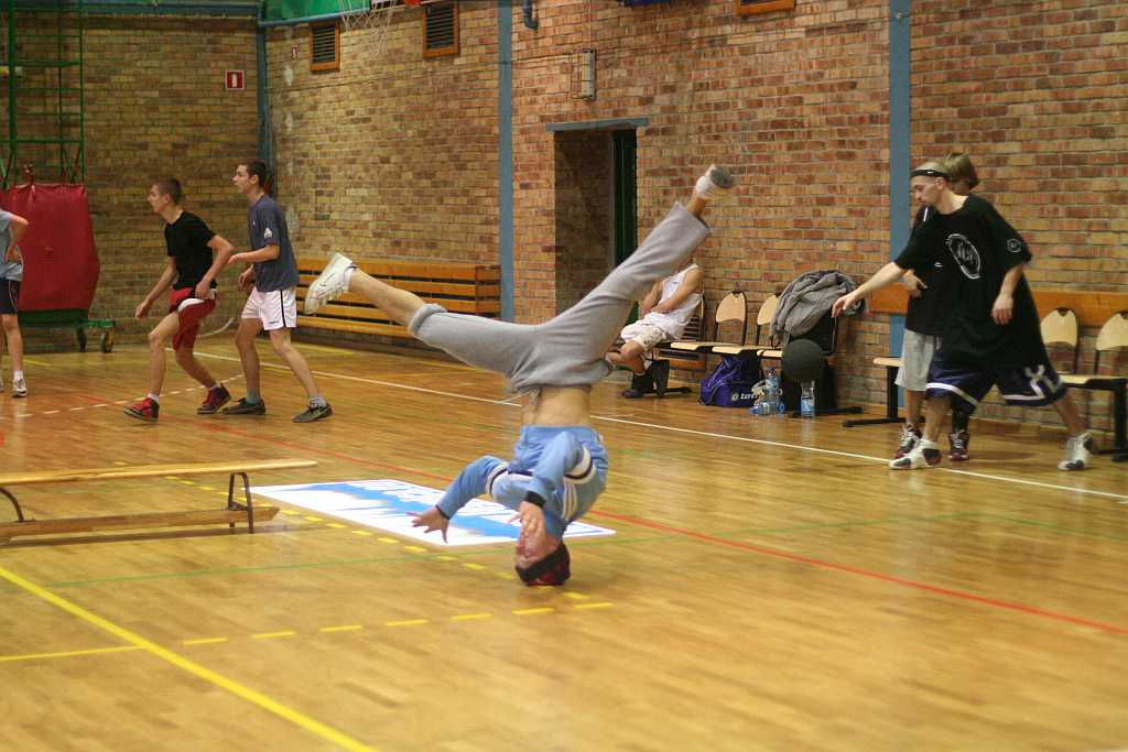 Basket z faworkami i raperem