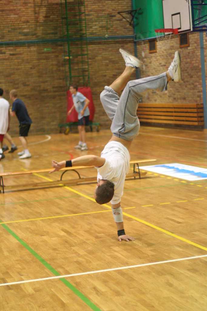 Basket z faworkami i raperem