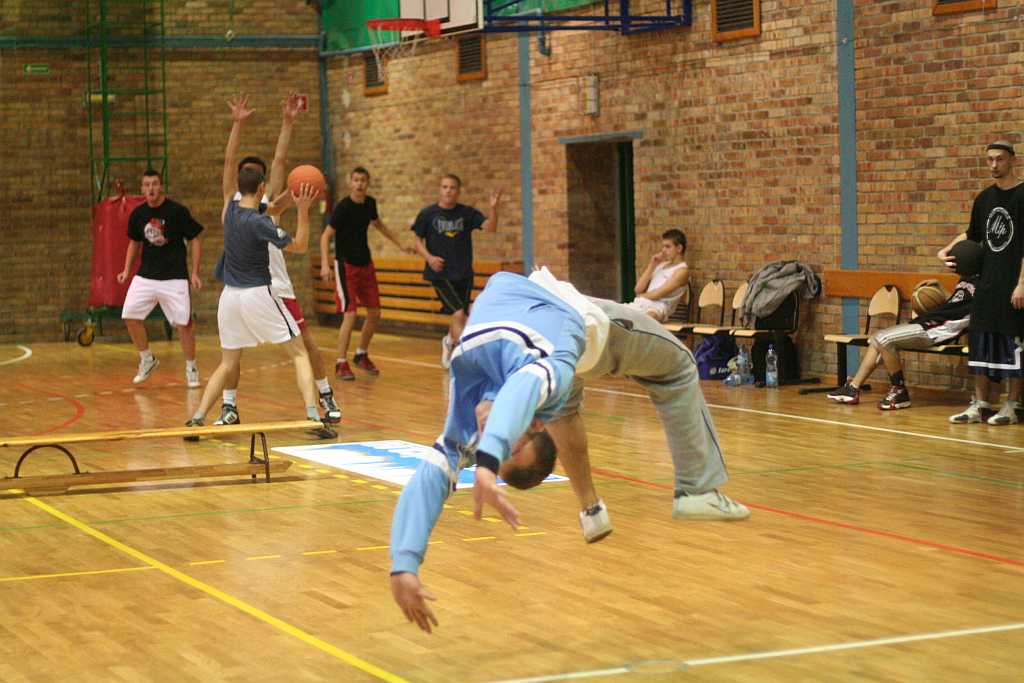 Basket z faworkami i raperem