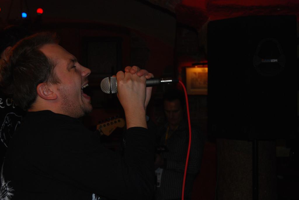 Snake Charmer i  Viafora.