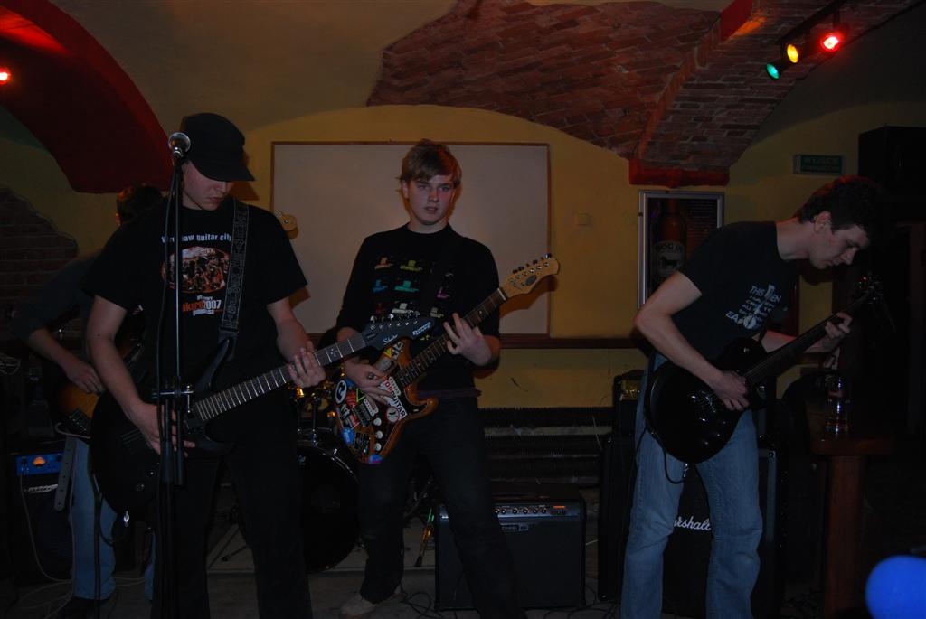 Snake Charmer i  Viafora.