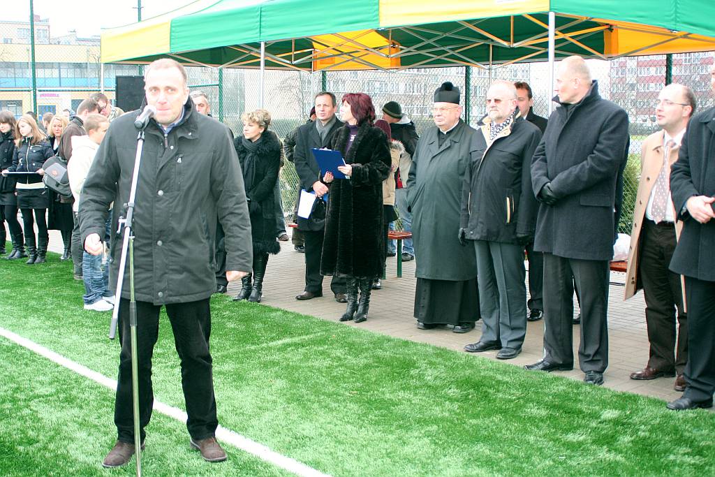 Orlik wystartował - politycy odlecieli