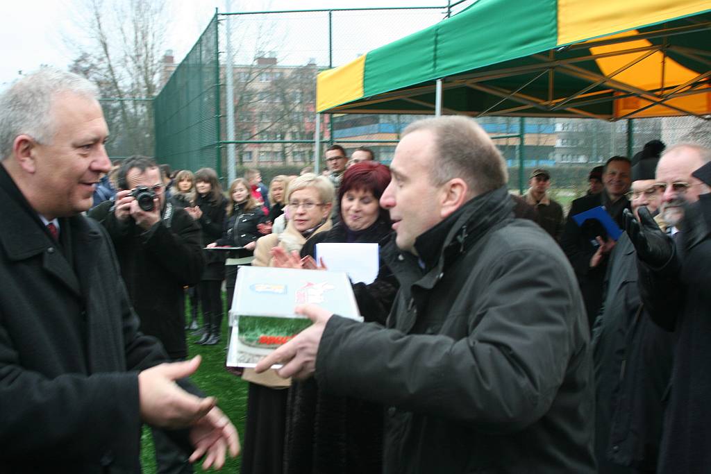 Orlik wystartował - politycy odlecieli