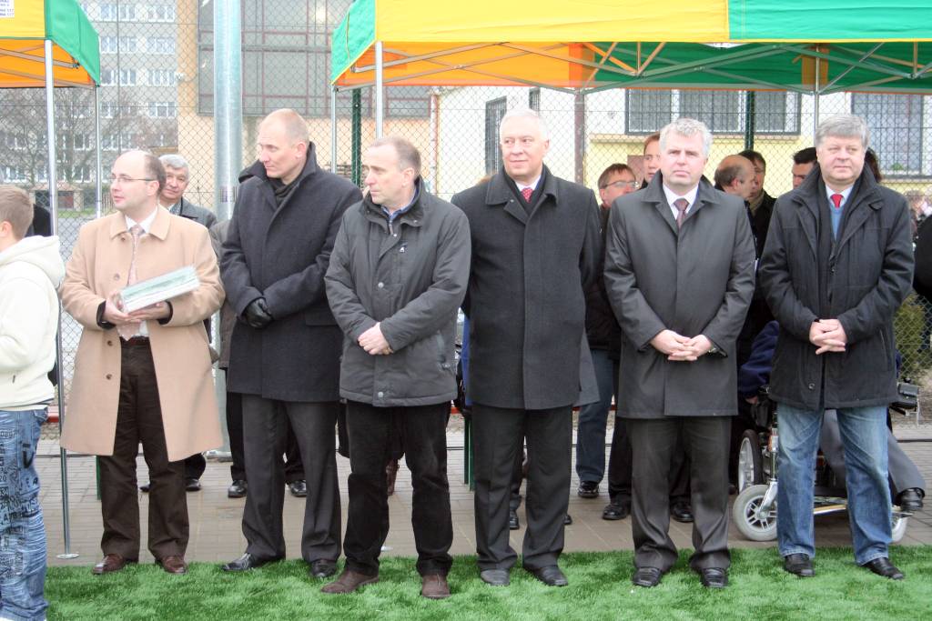 Orlik wystartował - politycy odlecieli