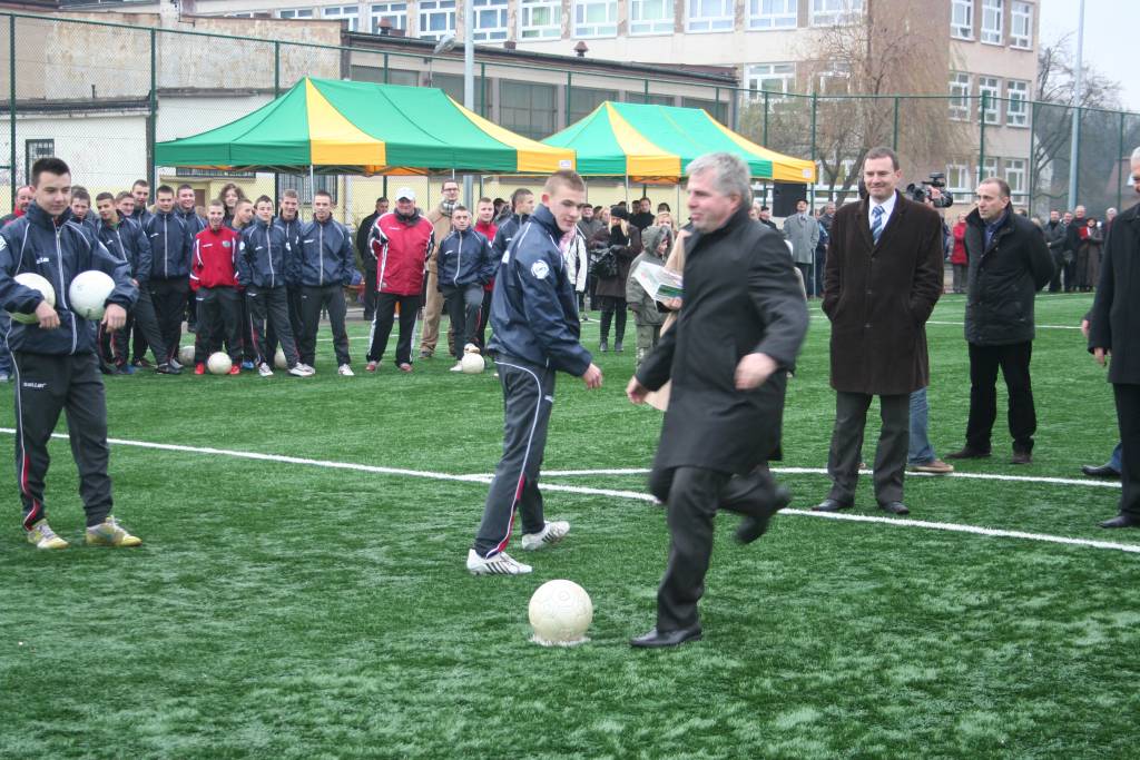 Orlik wystartował - politycy odlecieli