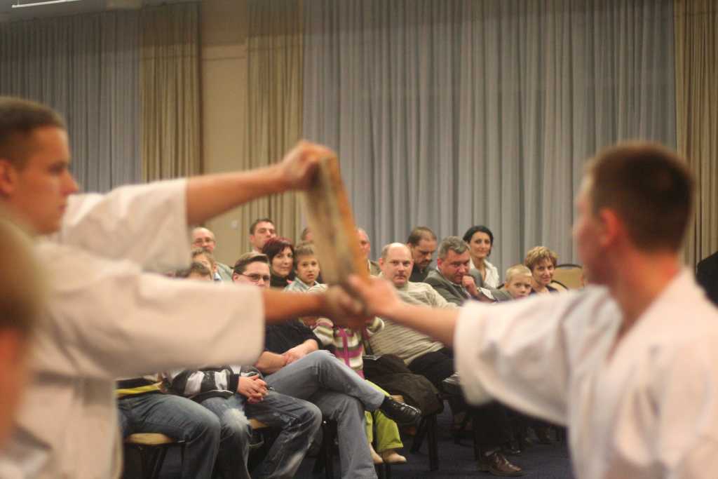 Karatecy rozpoczęli świętowanie