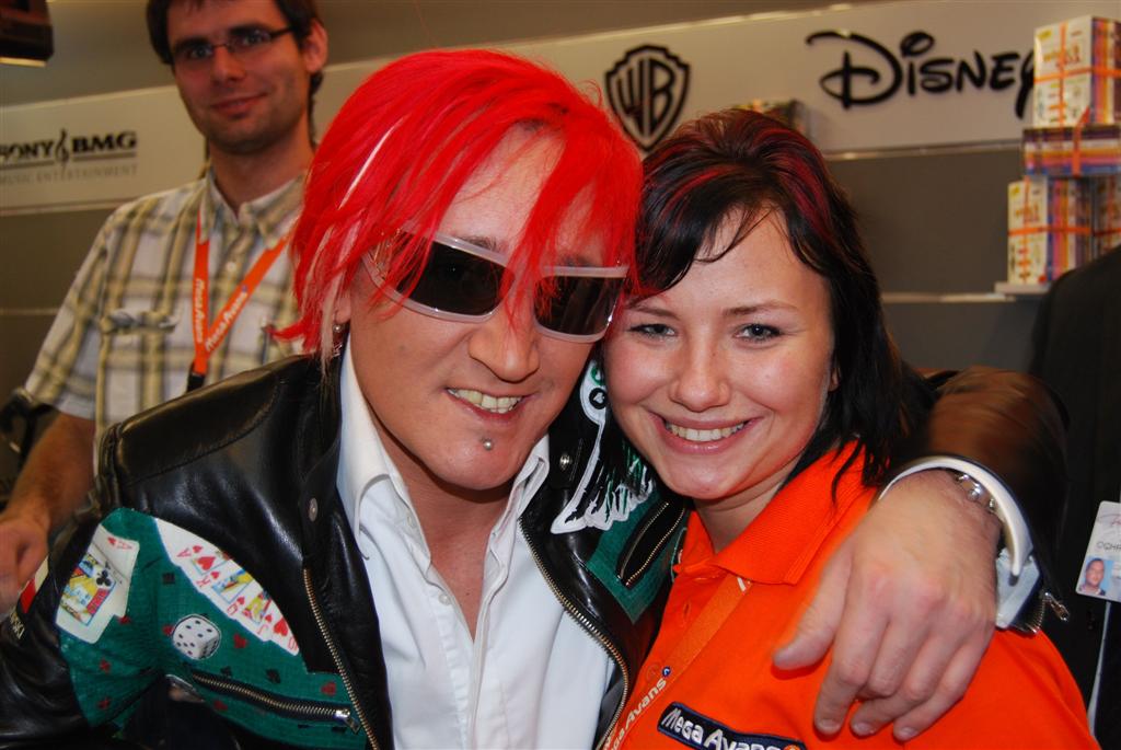 Mega otwarcie w kolorze pomarańczy