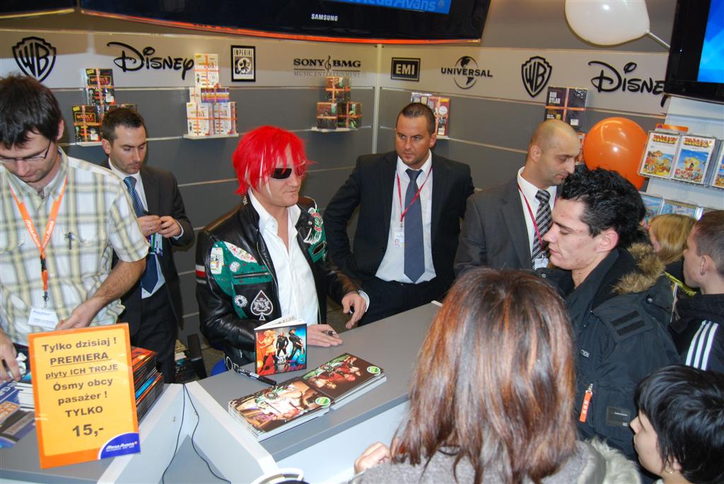 Mega otwarcie w kolorze pomarańczy