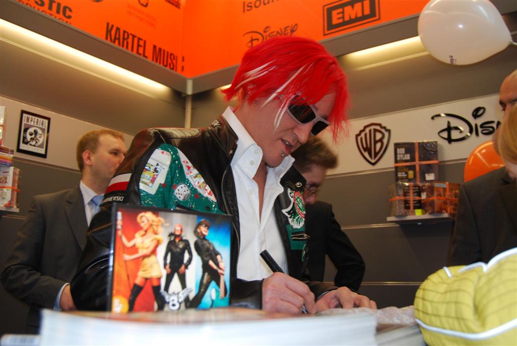 Mega otwarcie w kolorze pomarańczy