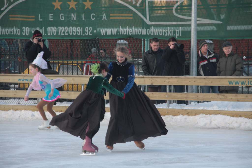 Dzieci Tańczą na lodzie