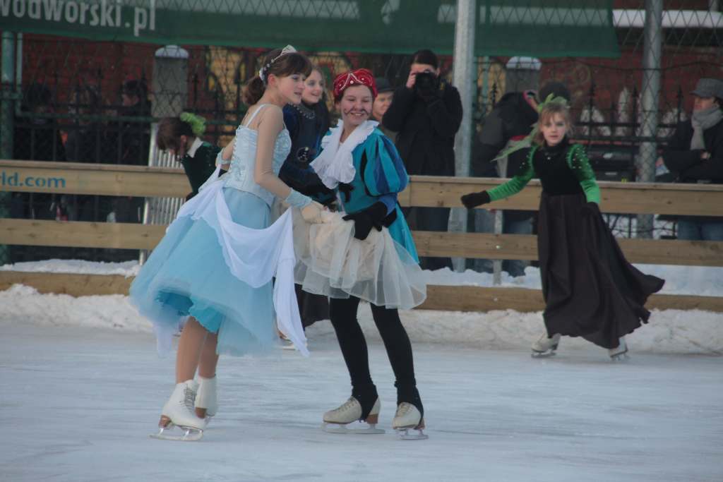 Dzieci Tańczą na lodzie