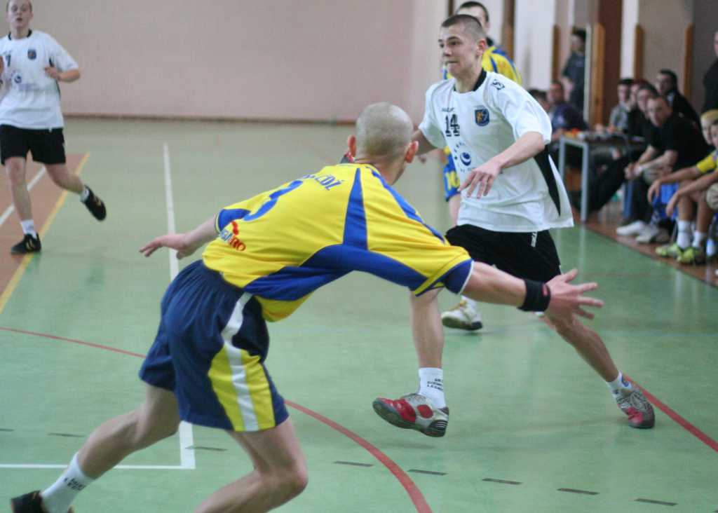 Dziewiątka lepsza w derbach
