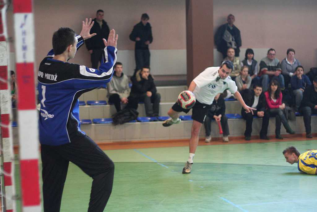 Dziewiątka lepsza w derbach
